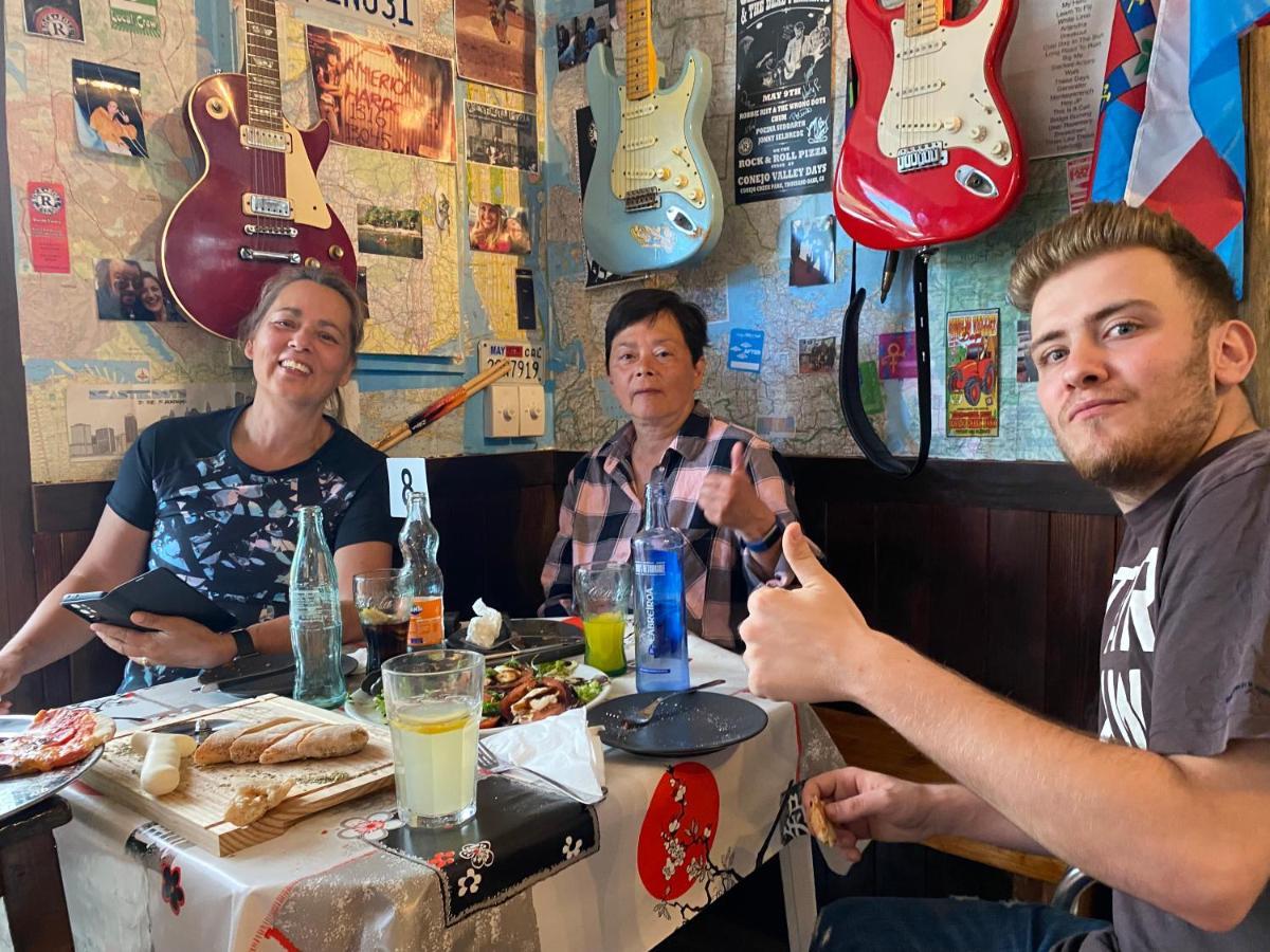 Vagabond Vieiras Beds & Dinner Acts-le-210 *
