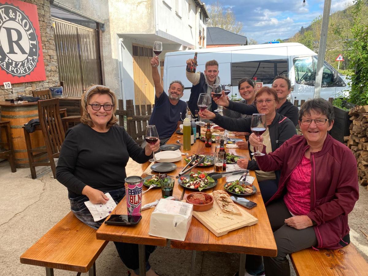 Vagabond Vieiras Beds & Dinner Acts-le-210 Alberg La Portela de Valcarce
